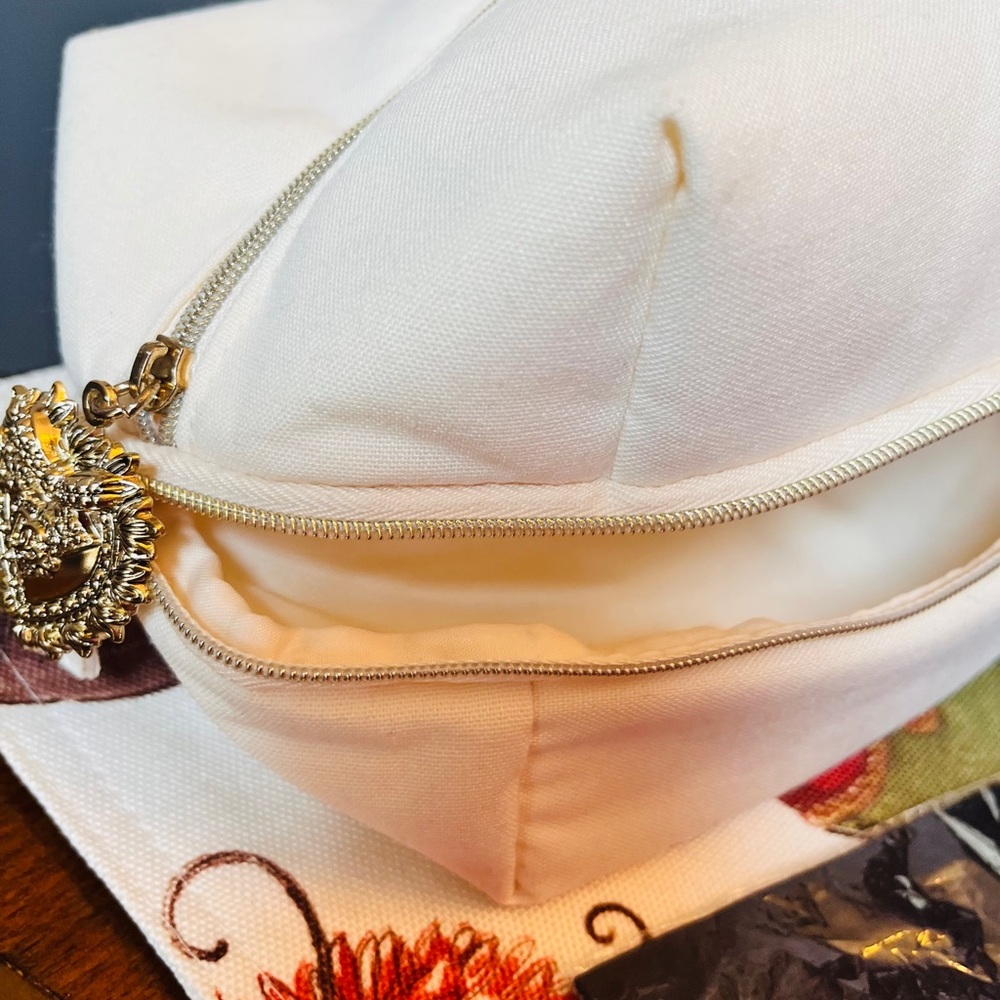 Dolce & Gabbana Bundle of Devotion Toiletry Pouch w/Branded Handle & Bonus Linen - Picture 8 of 15